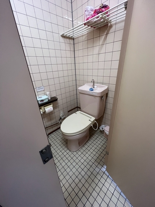 トイレ改修工事のビフォー画像