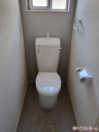 戸建てトイレリフォーム【LIXILアメージュ便器】へのアフター画像