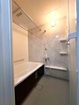 シックな雰囲気の浴室のアフター画像