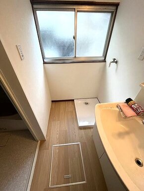 床下収納を増設した洗面所のアフター画像