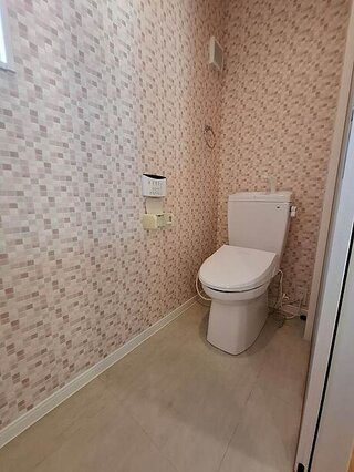 アラウーノを採用したトイレリフォームで快適さと節水を実現のビフォー画像