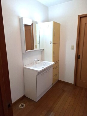 洗面周りがすっきりと片付く洗面化粧台のアフター画像