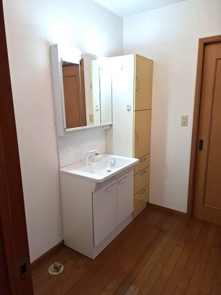 洗面周りがすっきりと片付く洗面化粧台のアフター画像